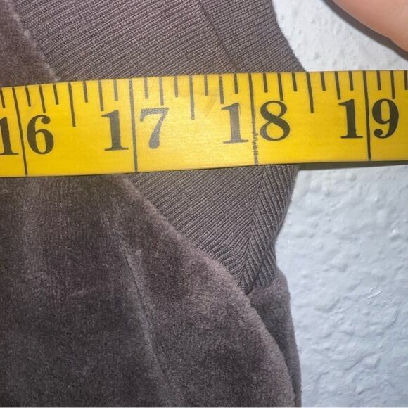 Fear Of God Essentials Women’s Sleeveless Velour Polo In Iron - Picture 9 of 12